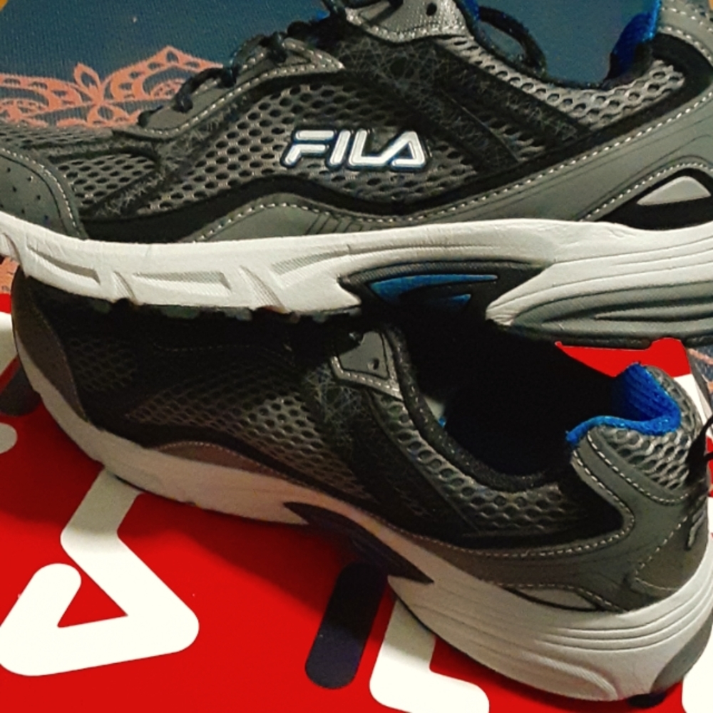 Fila running shoes mens size 10.5 brand new in box